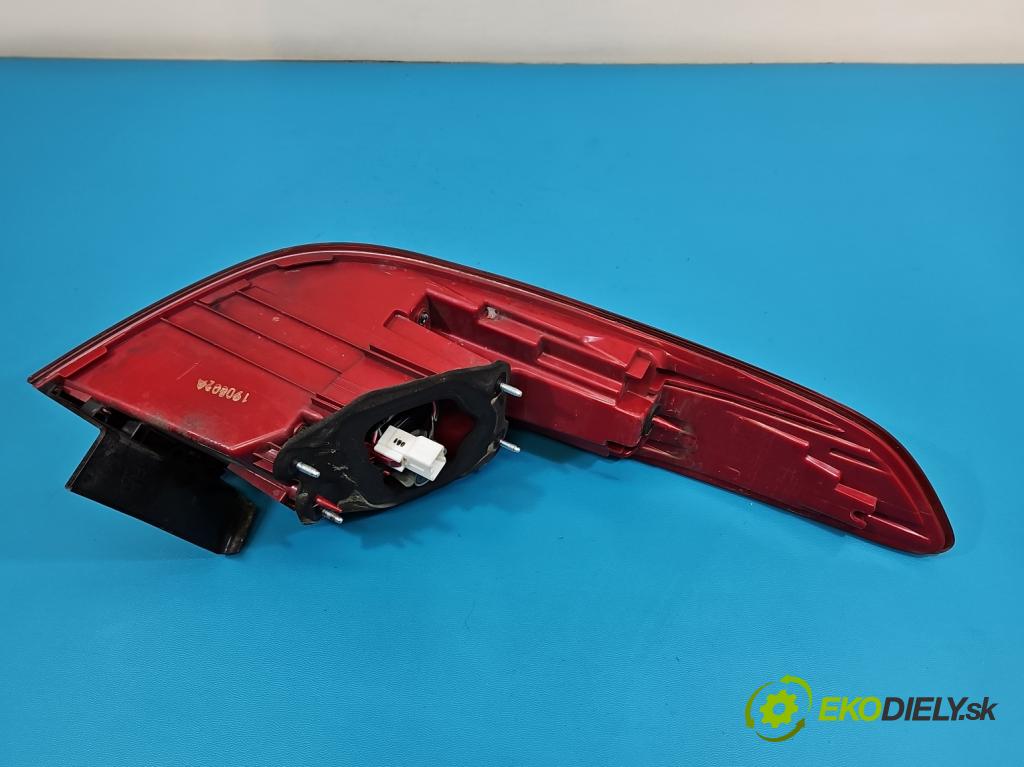 Kia Optima IV 2015-2020 1.6 T-GDI: 180 HP automatic 132.4 kW 1591 cm3 4- svetlo / reflektor zadné pravé  (Kľučka dverí ostatné)