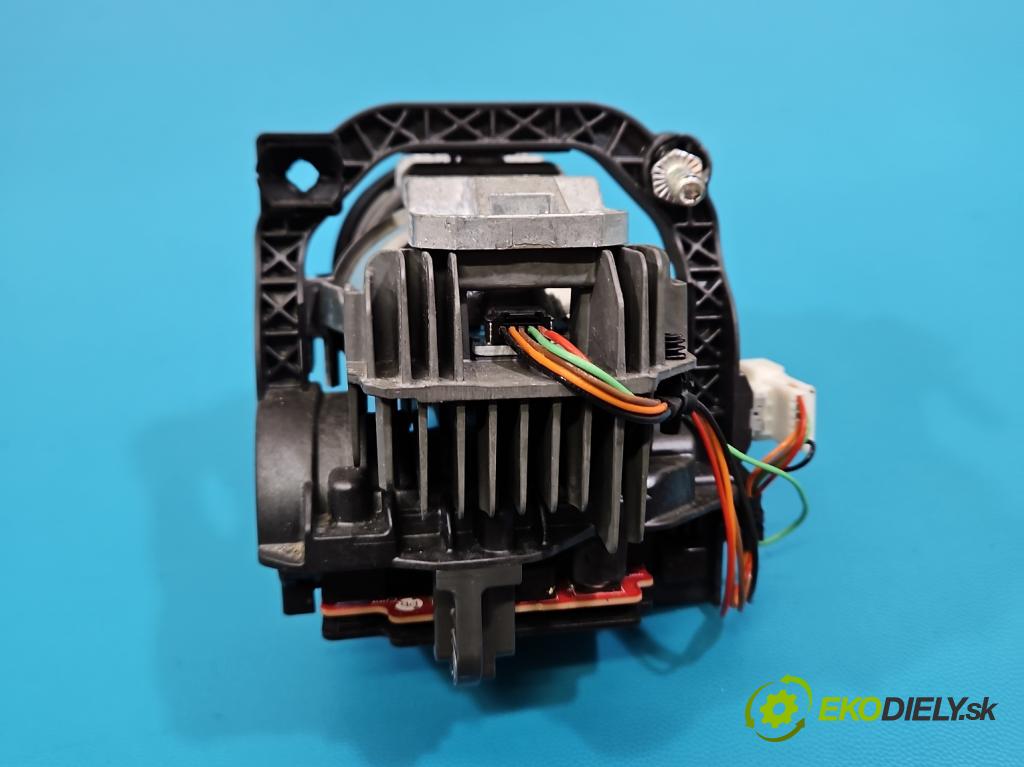 Kia Optima IV 2015-2020 1.6 T-GDI 180 hp automatic 132.4 kW 1591 cm3 4- čočka reflektor: levého