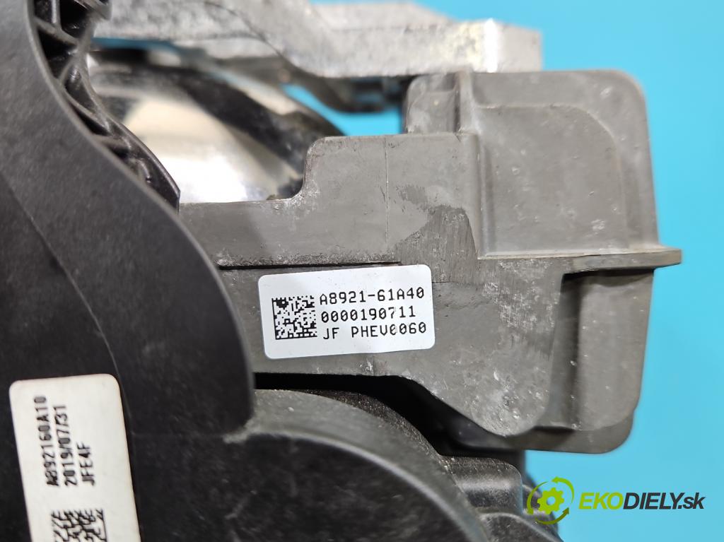 Kia Optima IV 2015-2020 1.6 T-GDI 180 hp automatic 132.4 kW 1591 cm3 4- čočka reflektor: levého