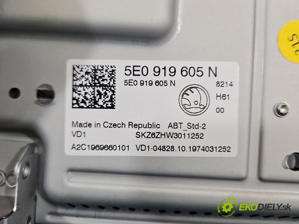 Skoda Octavia III 2013- 1.5 TSI 150 HP manual 110 kW 1498 cm3 5- Radio originál 5E0919605N