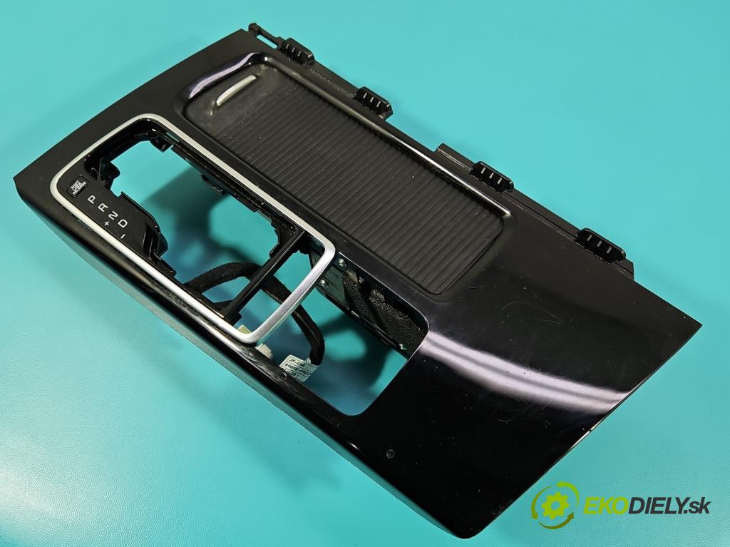 Kia Optima IV 2015-2020 1.6 T-GDI 180 hp automatic 132.4 kW 1591 cm3 4- Rukojeť: na napoje: 84651-D4020 (Držák nápojů)