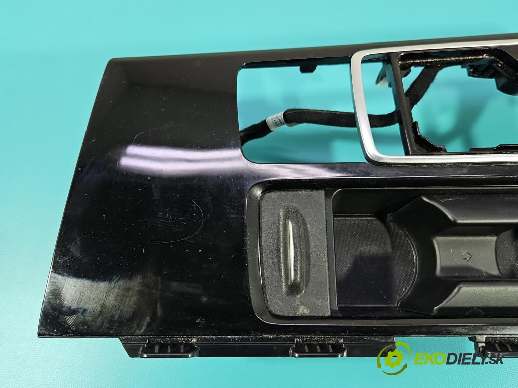 Kia Optima IV 2015-2020 1.6 T-GDI: 180 HP automatic 132.4 kW 1591 cm3 4- Rukojeť: na nápoje: 84651-D4020 (Držiak (úchyt) na nápoje)