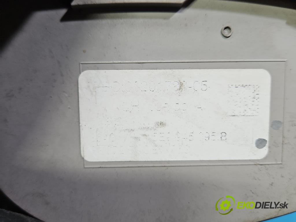 Skoda Octavia III 2013- 1.5 TSI 150 HP manual 110 kW 1498 cm3 5- svetlo / reflektor zadné ľavé 5E9945095A (Kľučka dverí ostatné)