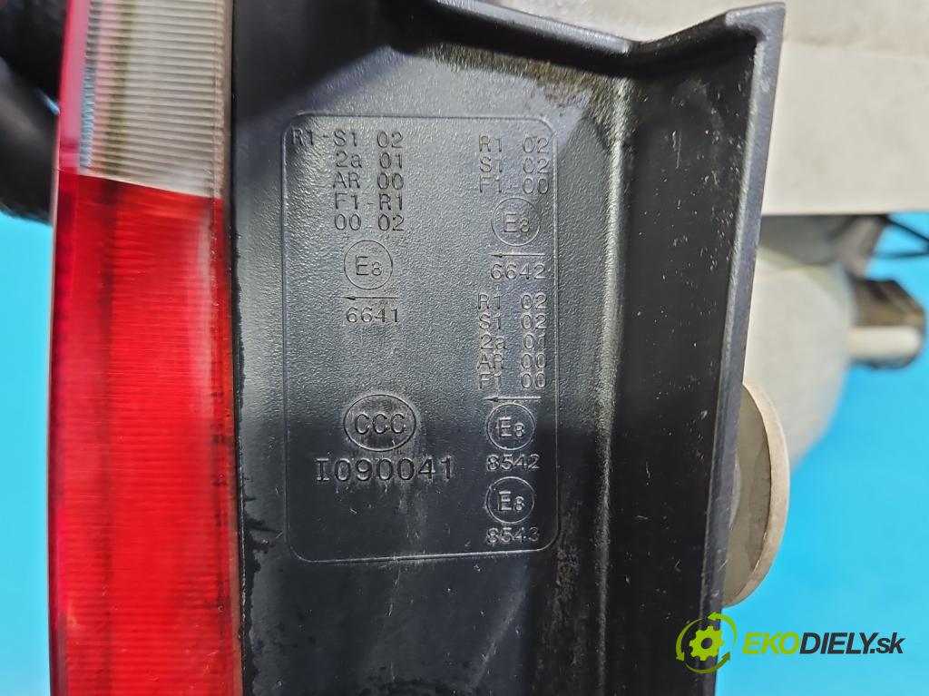 Skoda Octavia III 2013- 1.5 TSI 150 HP manual 110 kW 1498 cm3 5- svetlo / reflektor zadné ľavé 5E9945095A (Kľučka dverí ostatné)