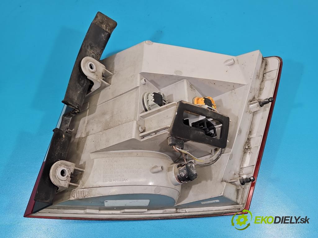 Skoda Octavia III 2013- 1.5 TSI 150 HP manual 110 kW 1498 cm3 5- svetlo / reflektor zadné ľavé 5E9945095A (Kľučka dverí ostatné)