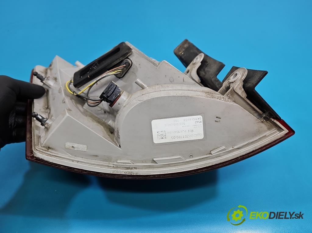 Skoda Octavia III 2013- 1.5 TSI 150 HP manual 110 kW 1498 cm3 5- svetlo / reflektor zadné pravé 5E9945096B (Kľučka dverí ostatné)