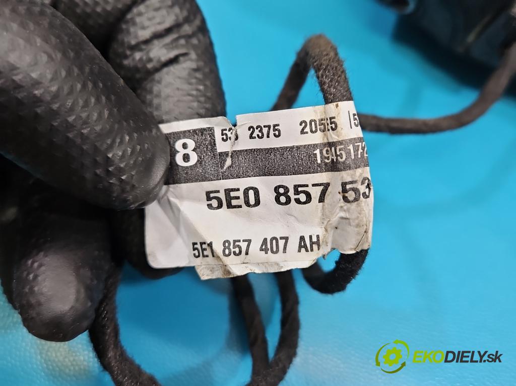 Skoda Octavia III 2013- 1.5 TSI 150 HP manual 110 kW 1498 cm3 5- zrkadlo ľavé 5E085753 (Kľučka dverí ostatné)