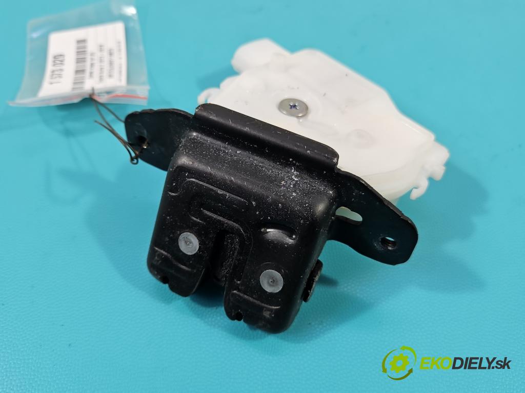 Toyota Auris II 2012-2018 1.6 16V 132  HP manual 97 kW 1598 cm3 5- zámok kufrové dvere zadné 