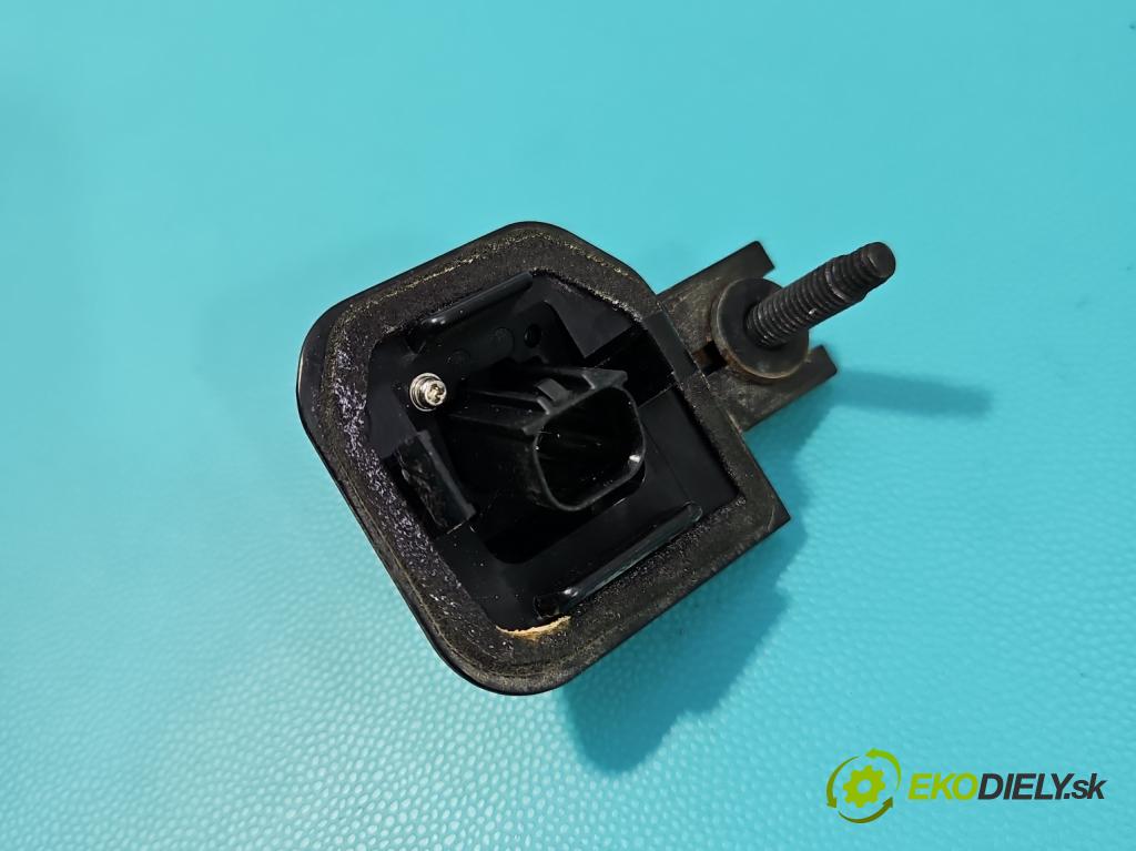 Toyota Auris II 2012-2018 1.6 16V 132  HP manual 97 kW 1598 cm3 5- Kamera cúvania 86790-02130