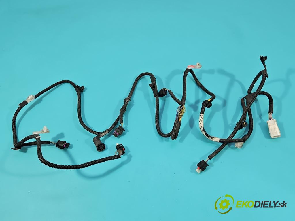 Toyota Auris II 2012-2018 1.6 16V 132  HP manual 97 kW 1598 cm3 5- Zväzok: nárazník predné 8211902030C