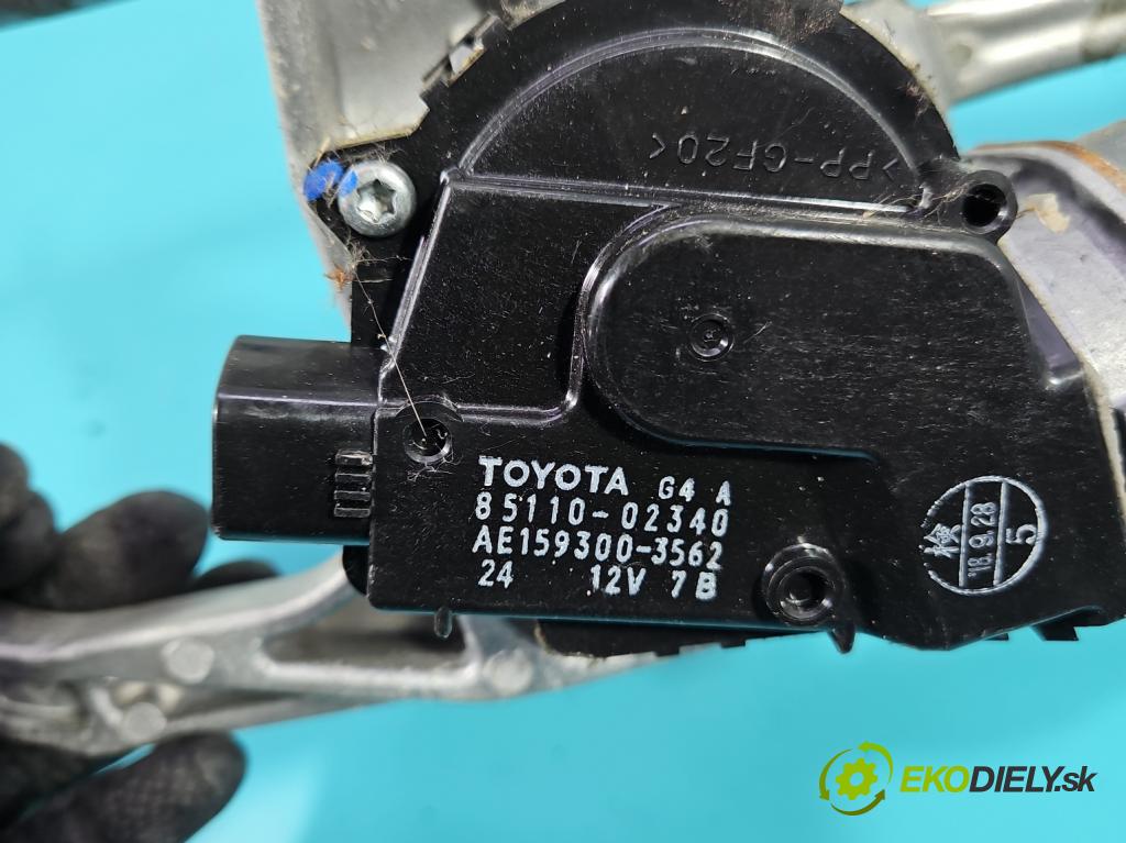 Toyota Auris II 2012-2018 1.6 16V 132  HP manual 97 kW 1598 cm3 5- motor stieračov predné 85110-02340