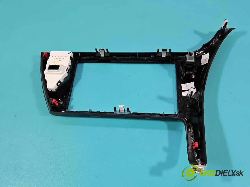 Toyota Auris II 2012-2018 1.6 16V 132  HP manual 97 kW 1598 cm3 5- Rám: rádio: 55405-02870