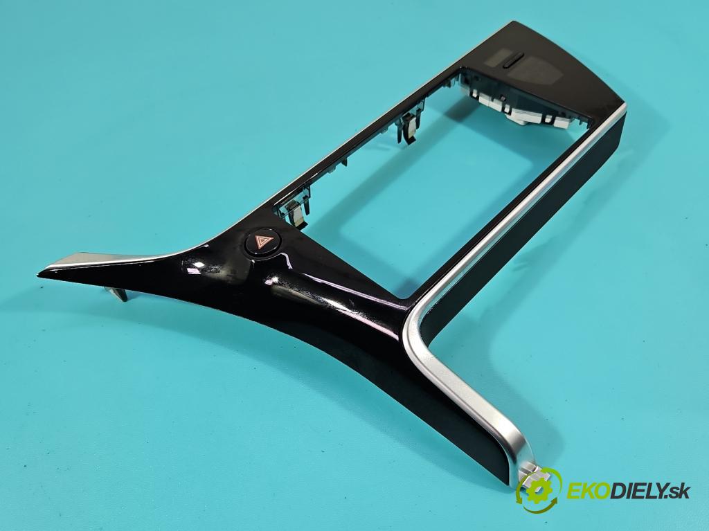 Toyota Auris II 2012-2018 1.6 16V 132  HP manual 97 kW 1598 cm3 5- Rám: rádio: 55405-02870