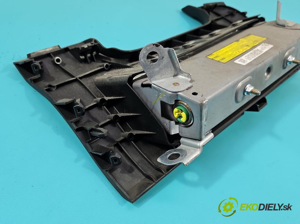 Toyota Auris II 2012-2018 1.6 16V 132  HP manual 97 kW 1598 cm3 5- airbag vzduch: 0589-P1-000297