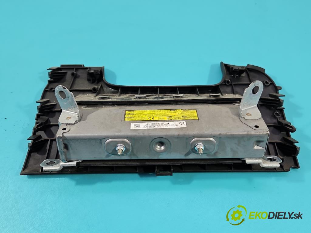 Toyota Auris II 2012-2018 1.6 16V 132  HP manual 97 kW 1598 cm3 5- airbag vzduch: 0589-P1-000297