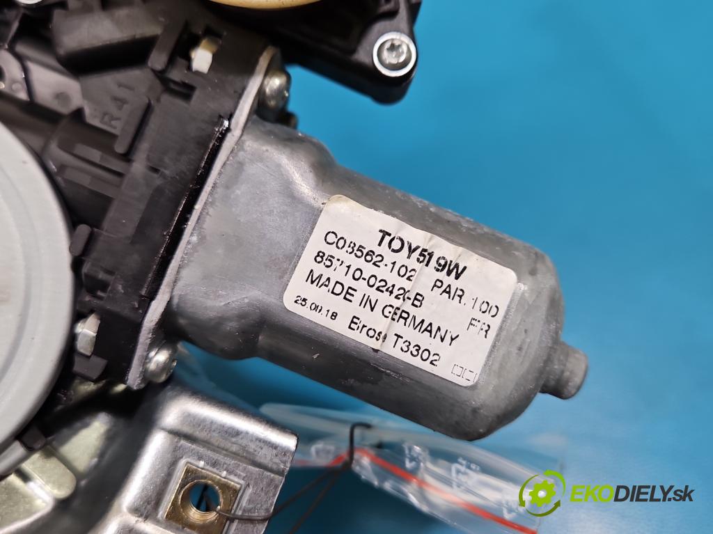 Toyota Auris II 2012-2018 1.6 16V 132  HP manual 97 kW 1598 cm3 5- mechanizmus okna predné pravý 85701-02010