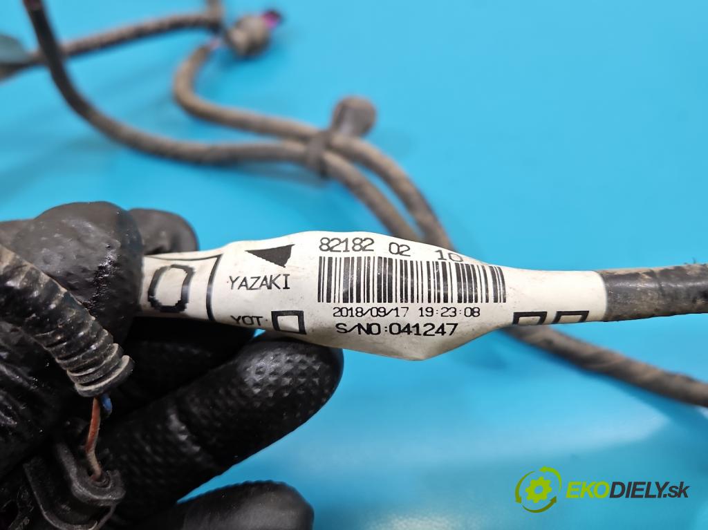 Toyota Auris II 2012-2018 1.6 16V 132  HP manual 97 kW 1598 cm3 5- Zväzok: nárazník zadné 821820210