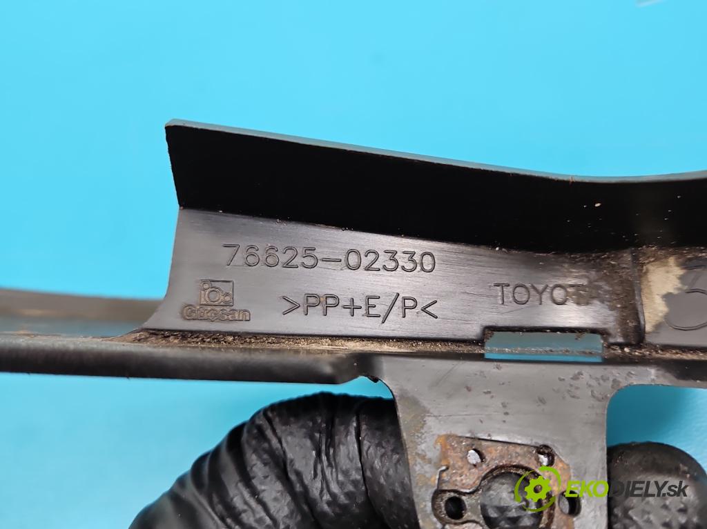 Toyota Auris II 2012-2018 1.6 16V 132  HP manual 97 kW 1598 cm3 5- blatník 76625-02330