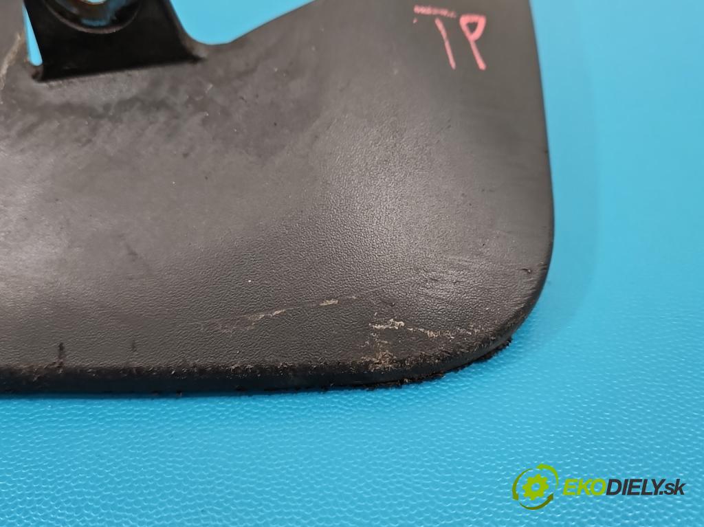 Toyota Auris II 2012-2018 1.6 16V 132  HP manual 97 kW 1598 cm3 5- blatník 76625-02330