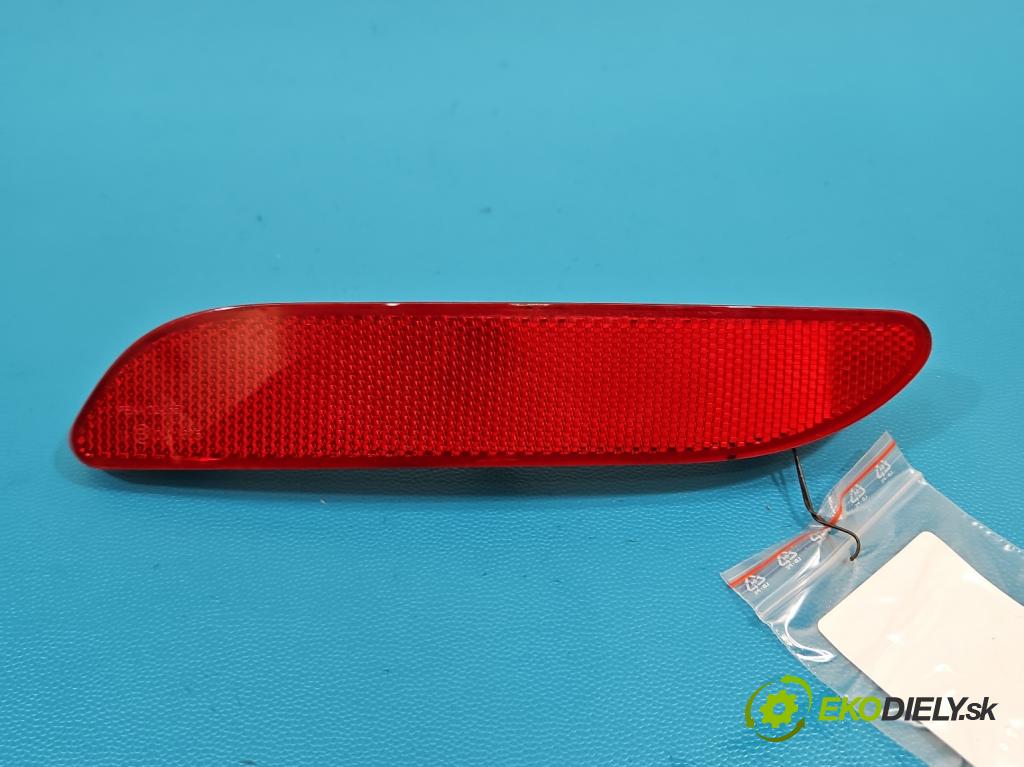Toyota Auris II 2012-2018 1.6 16V 132  HP manual 97 kW 1598 cm3 5- Odraz: 0211605