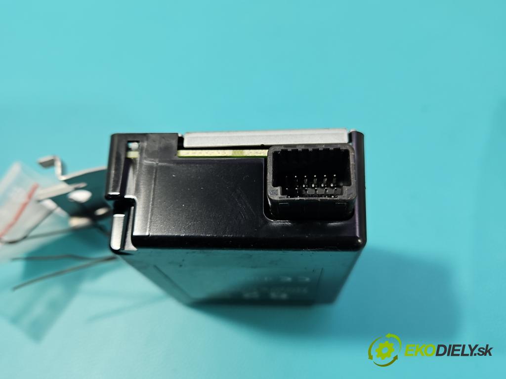 Toyota Auris II 2012-2018 1.6 16V 132  HP manual 97 kW 1598 cm3 5- riadiaca jednotka ostatné 89760-02162