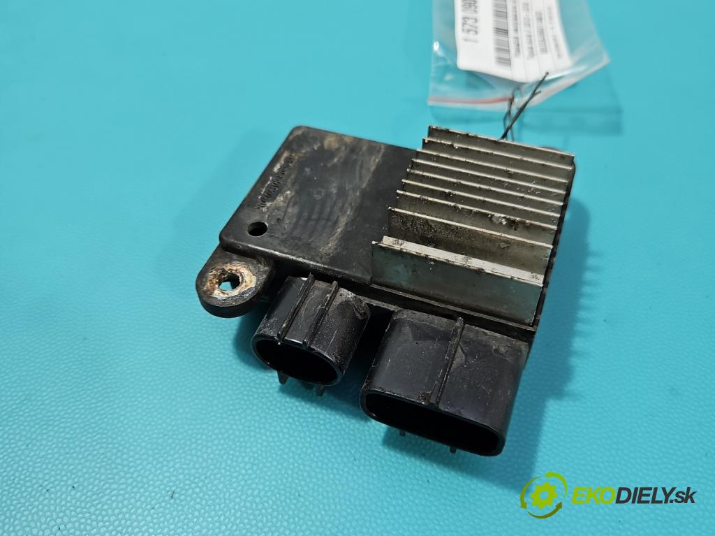 Toyota Auris II 2012-2018 1.6 16V 132  HP manual 97 kW 1598 cm3 5- Relé: ventilátoru 89257-12010