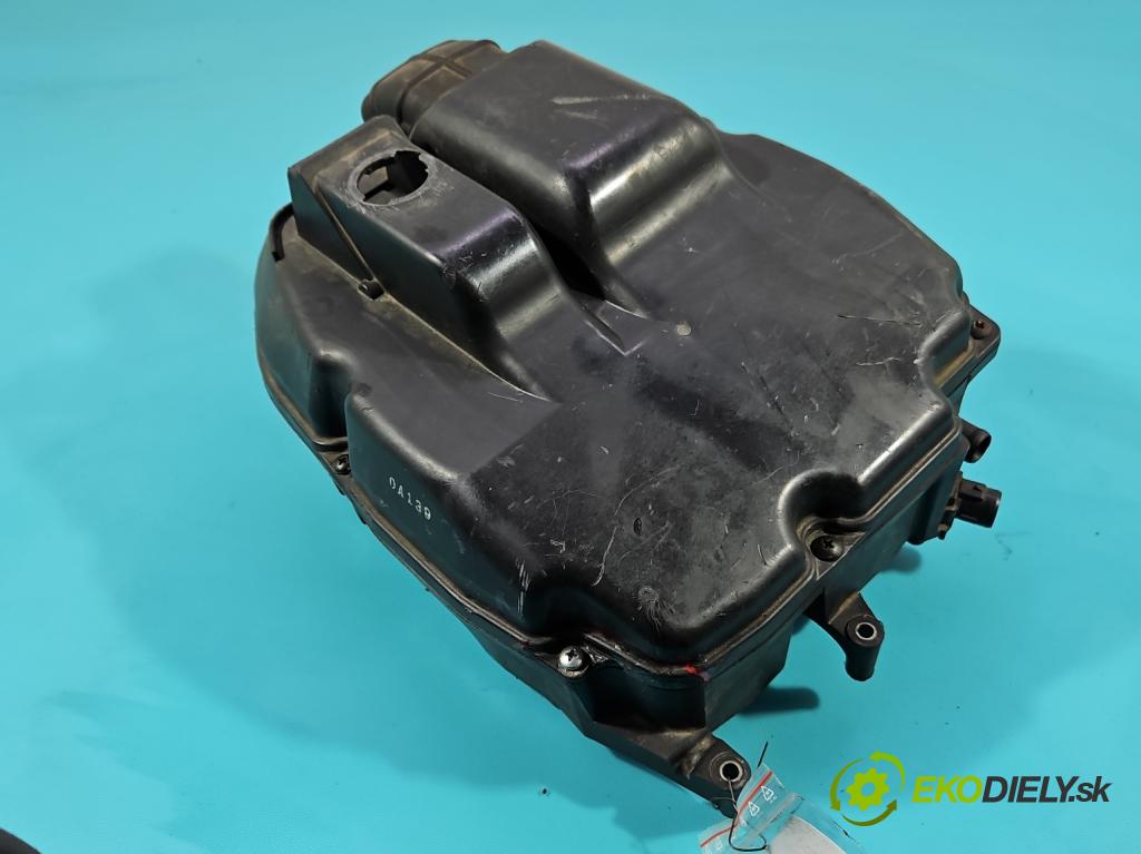 Honda VFR 800 1998-2001 0.8b 109 HP manual 80 kW 781 cm3 2- obal filtra vzduchu 1573095 (Obal vzduchového filtra)