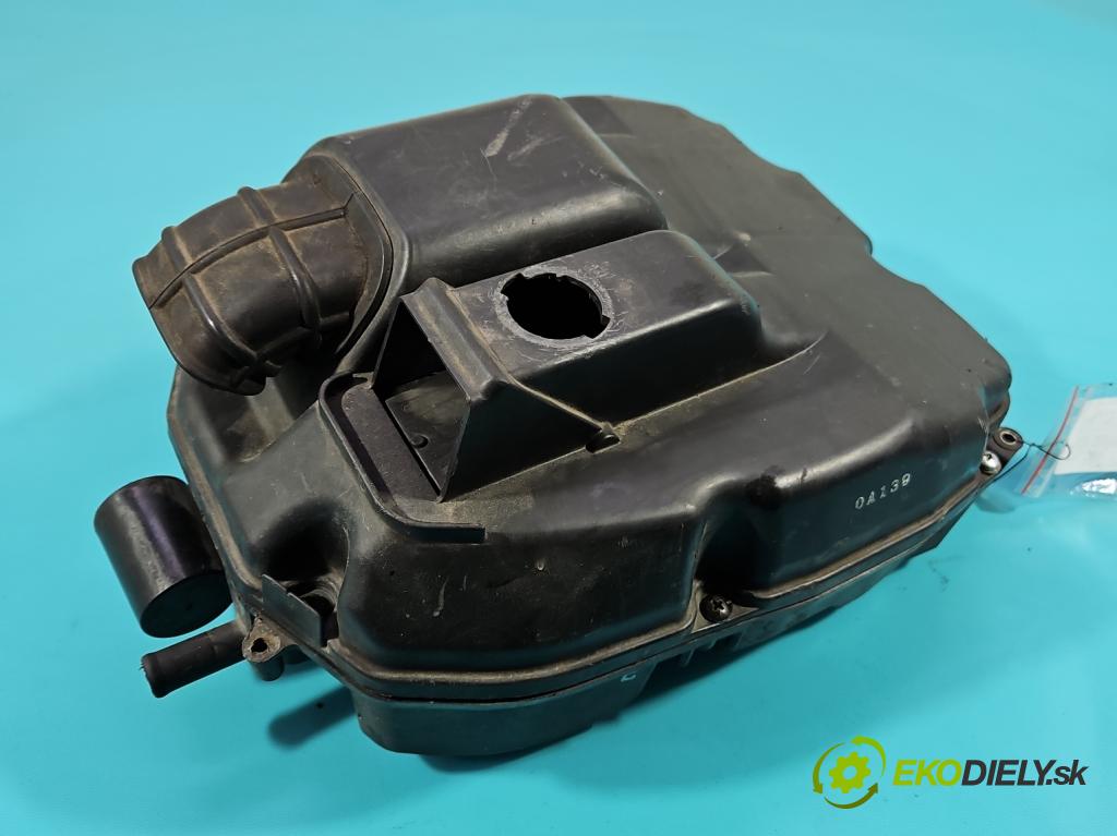 Honda VFR 800 1998-2001 0.8b 109 HP manual 80 kW 781 cm3 2- obal filtra vzduchu 1573095 (Obal vzduchového filtra)