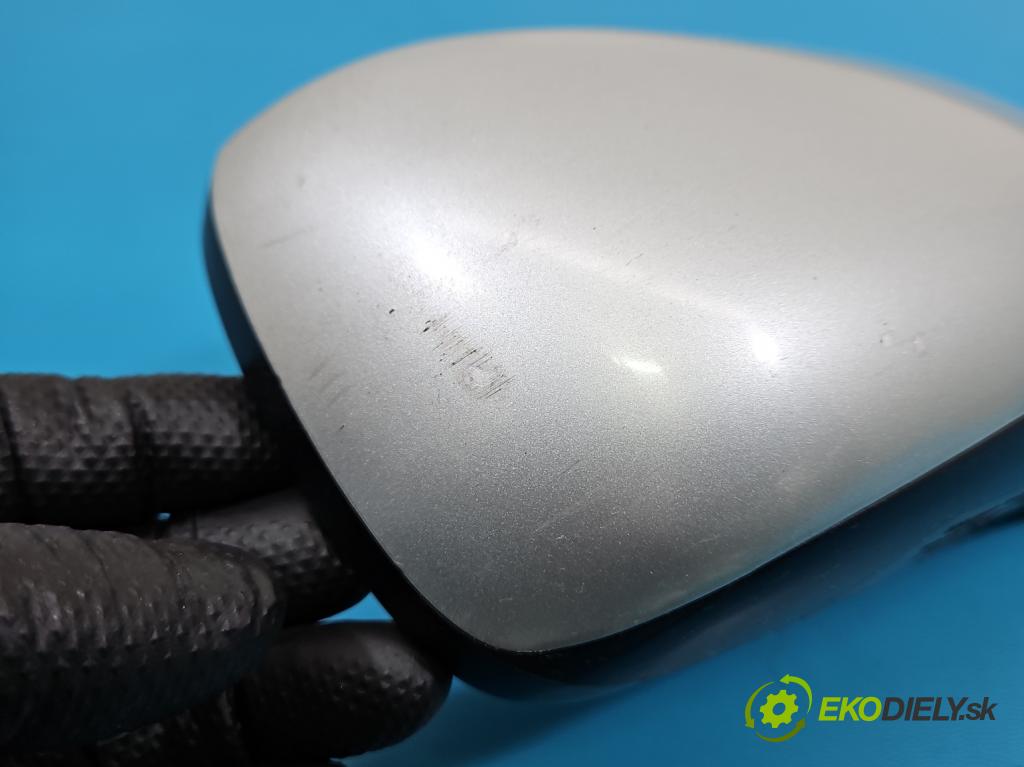 Toyota Avensis I T22 1997-2003 2.0 vvti 150 HP manual 110 kW 1998 cm3 4- zrkadlo pravé  (Kľučka dverí ostatné)