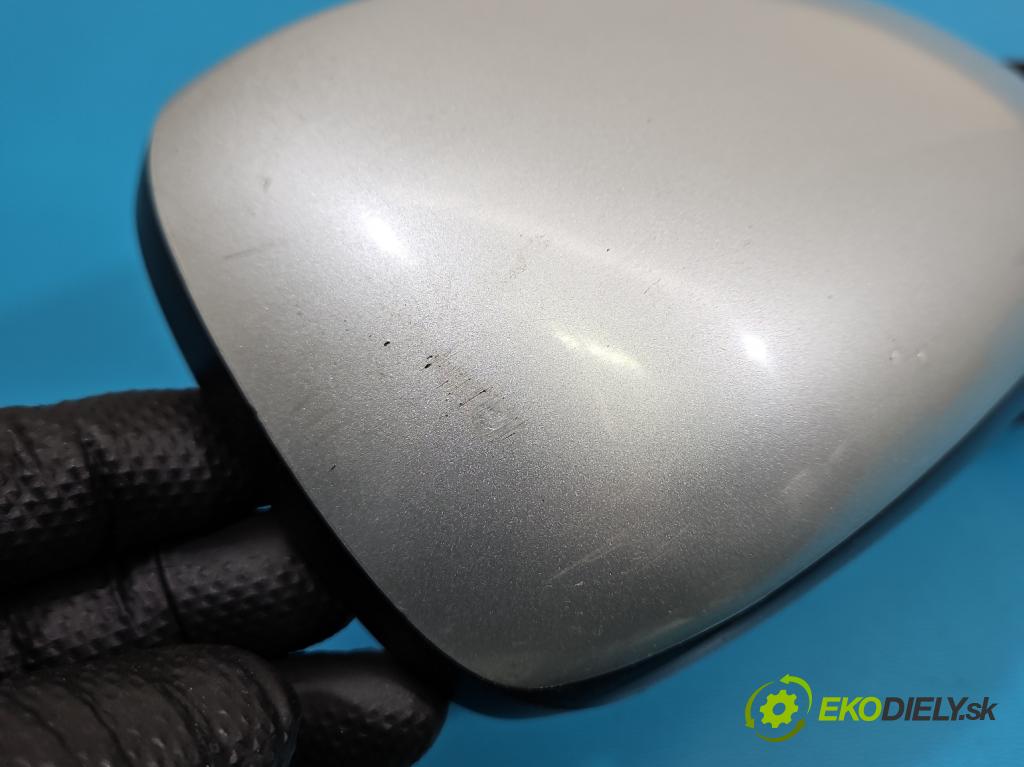 Toyota Avensis I T22 1997-2003 2.0 vvti 150 HP manual 110 kW 1998 cm3 4- zrkadlo pravé  (Kľučka dverí ostatné)