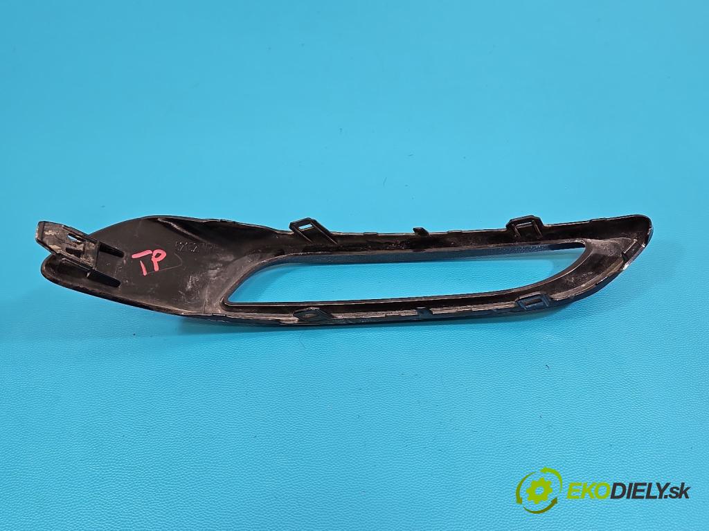 Toyota Auris II 2012-2018 1.6 16V 132  HP manual 97 kW 1598 cm3 5- blenda mriežka: nárazník pravé 52152-02030