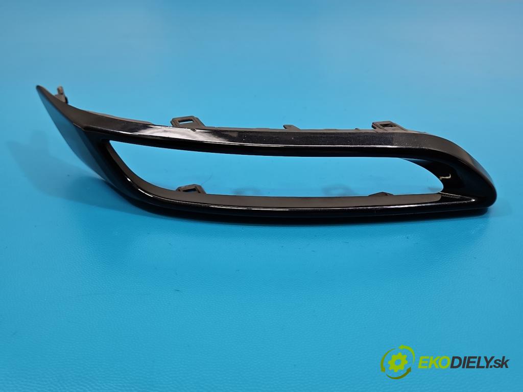 Toyota Auris II 2012-2018 1.6 16V 132  HP manual 97 kW 1598 cm3 5- blenda mriežka: nárazník pravé 52152-02030