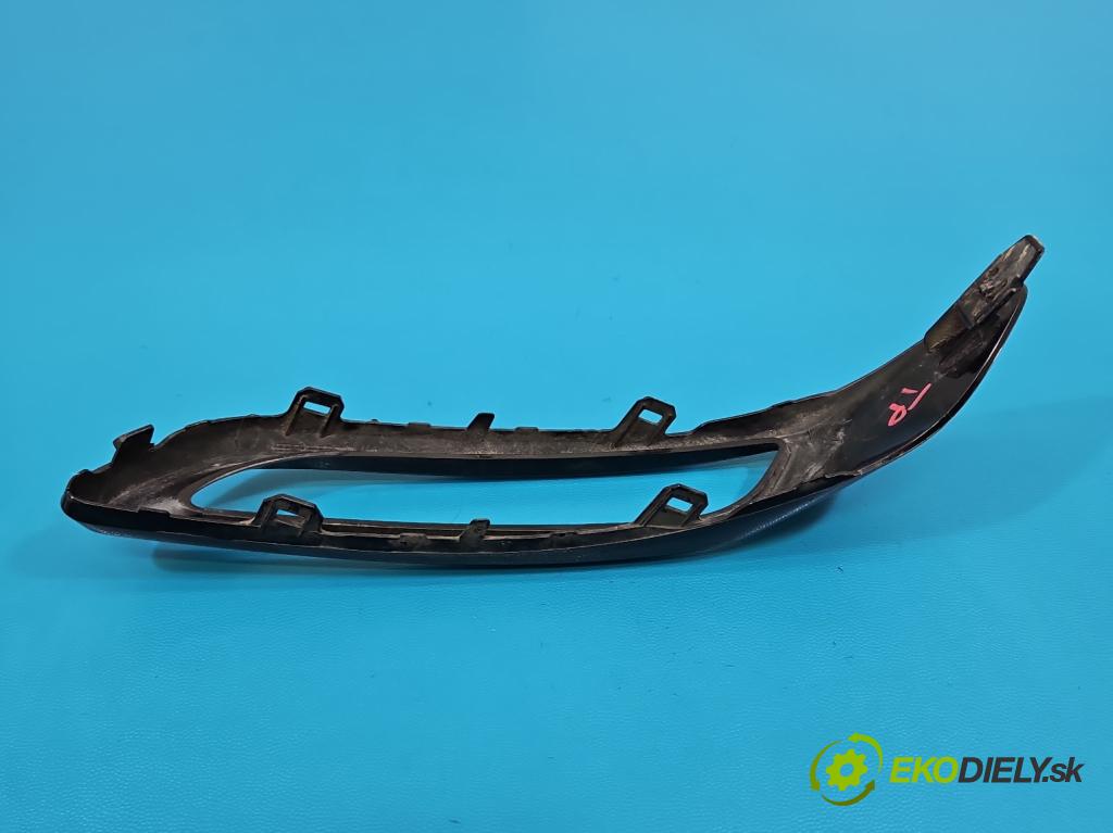 Toyota Auris II 2012-2018 1.6 16V 132  HP manual 97 kW 1598 cm3 5- blenda mriežka: nárazník pravé 52152-02030