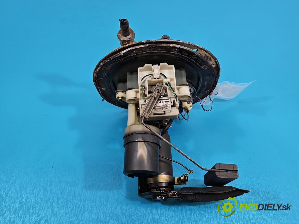 Toyota Avensis I T22 1997-2003 2.0 vvti 150 HP manual 110 kW 1998 cm3 4- čerpadlo palivo