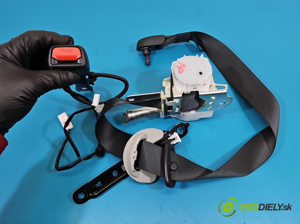 Toyota Auris II 2012-2018 1.6 16V 132 hp manual 97 kW 1598 cm3 5- stěna bezpečnost přední pravý 7P3170-P