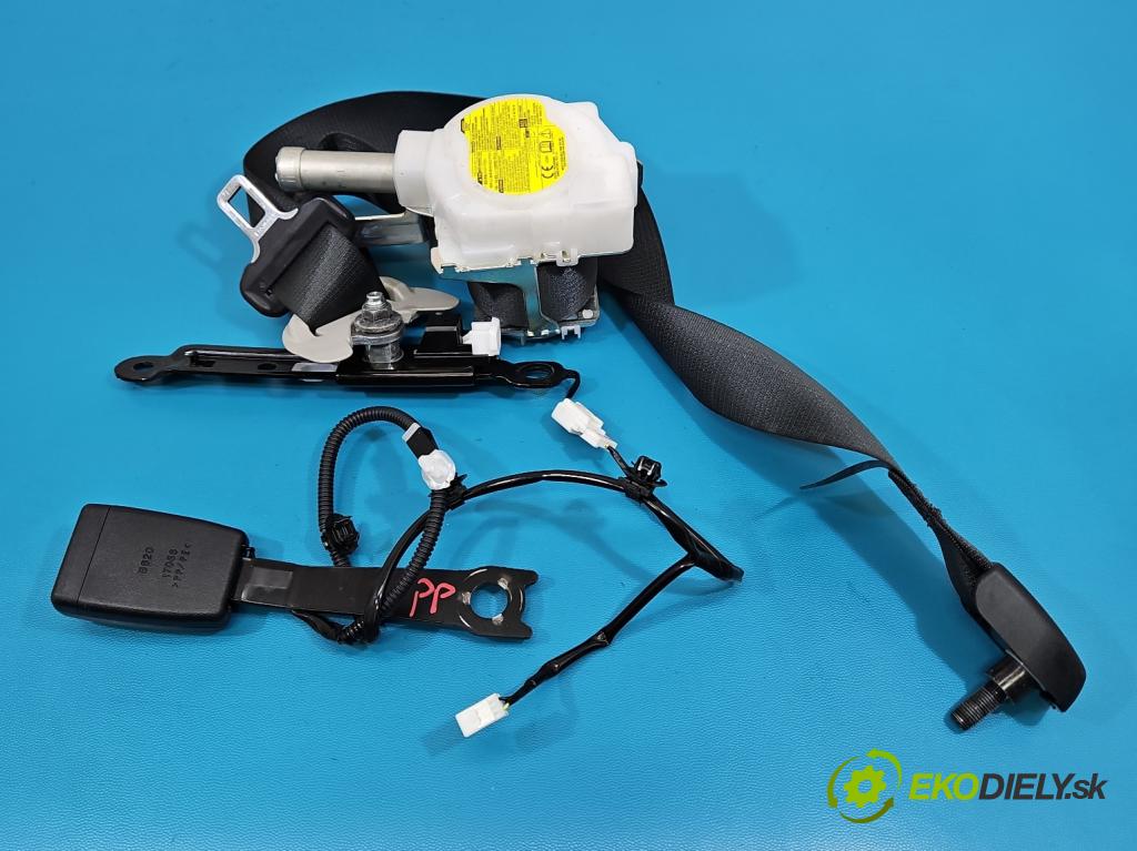 Toyota Auris II 2012-2018 1.6 16V 132 hp manual 97 kW 1598 cm3 5- stěna bezpečnost přední pravý 7P3170-P