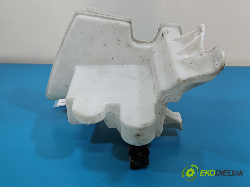 Toyota Auris II 2012-2018 1.6 16V 132  HP manual 97 kW 1598 cm3 5- nádržka tekutina: ostrekovačov 85310-02490