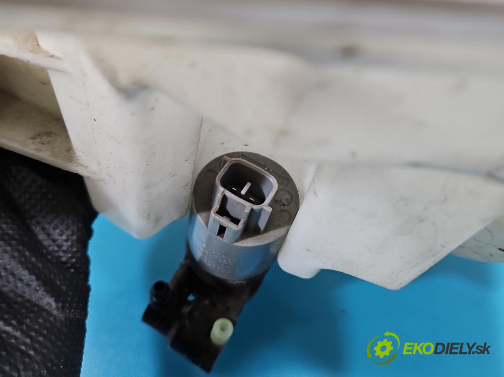 Toyota Auris II 2012-2018 1.6 16V 132  HP manual 97 kW 1598 cm3 5- nádržka tekutina: ostrekovačov 85310-02490