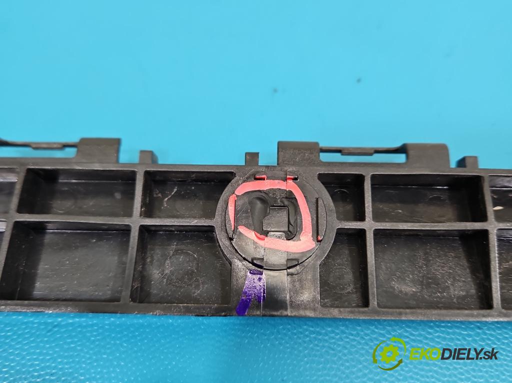 Toyota Auris II 2012-2018 1.6 16V 132  HP manual 97 kW 1598 cm3 5- Boty: nárazník zadné pravý 52575-02100