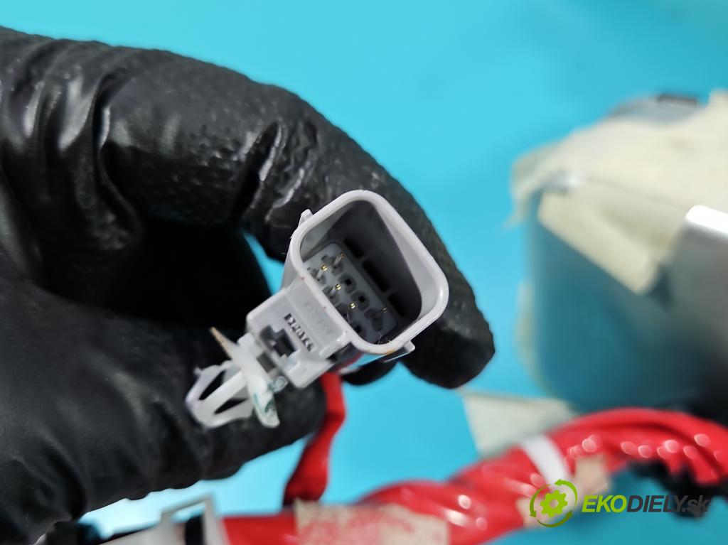 Toyota Auris II 2012-2018 1.6 16V 132  HP manual 97 kW 1598 cm3 5- čerpadlo posilovač 89650-12D60 (Servočerpadlo)