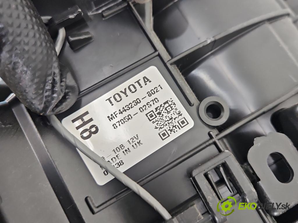 Toyota Auris II 2012-2018 1.6 16V 132  HP manual 97 kW 1598 cm3 5- radiator 87010-02V80 (Radiátor kúrenia)
