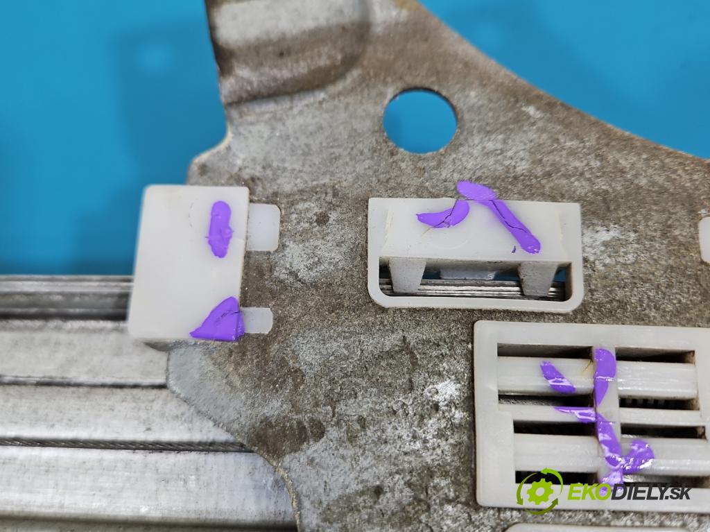 Toyota Avensis I T22 1997-2003 2.0 vvti 150 HP manual 110 kW 1998 cm3 4- mechanizmus okna predné ľavý 119735