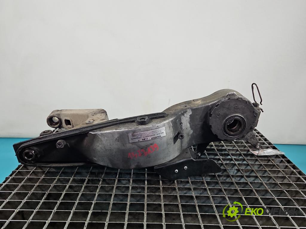 Honda VFR 800 1998-2001 0.8b 109 HP manual 80 kW 781 cm3 2- zadné