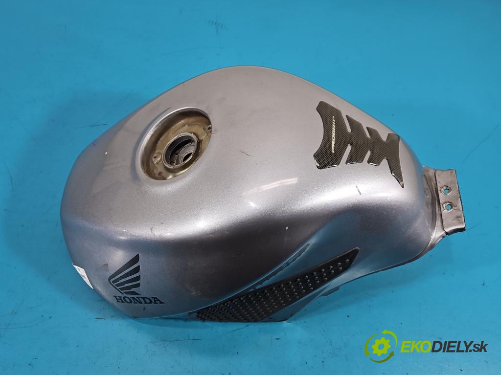 Honda VFR 800 1998-2001 0.8b 109 HP manual 80 kW 781 cm3 2- Nádrž: palivo  (Palivová nádrž)