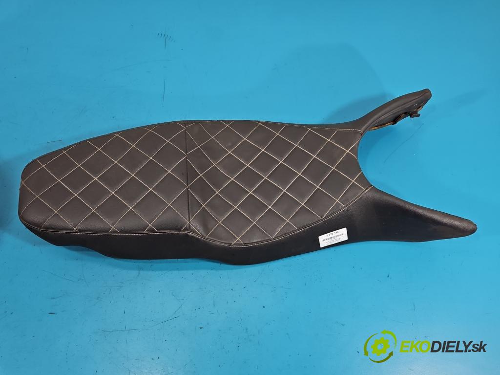 Honda VFR 800 1998-2001 0.8b 109 HP manual 80 kW 781 cm3 2- Sedačka ľavý 1573146 (Sedadlo)