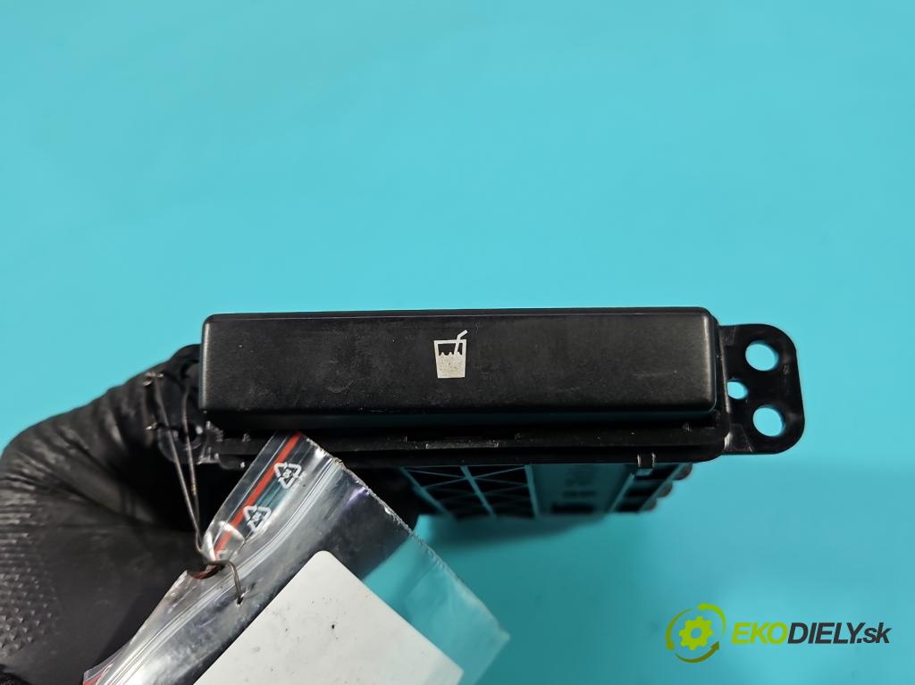 Toyota Avensis II T25 2003-2008 2.0 D4D 126 hp manual 93 kW 1998 cm3 5- Rukojeť: na napoje: MT3509 (Držák nápojů)