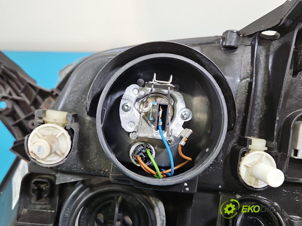 Opel Meriva A 2002-2010 1.6 16V 101 HP manual 74 kW 1598 cm3 5- Reflektor: pravý 93321053 (Svetlo predné pravé)