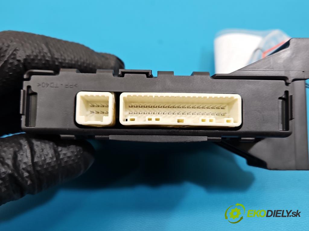 Toyota Auris II 2012-2018 1.6 16V 132  HP manual 97 kW 1598 cm3 5- riadiaca jednotka ostatné 88650-02M50