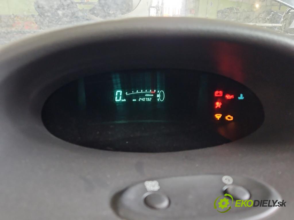 Toyota Yaris I 1999-2005 1.4 D4D 75 HP manual 55 kW 1364 cm3 5- prístrojovka/ budíky 83800-52640 (Prístrojová doska)