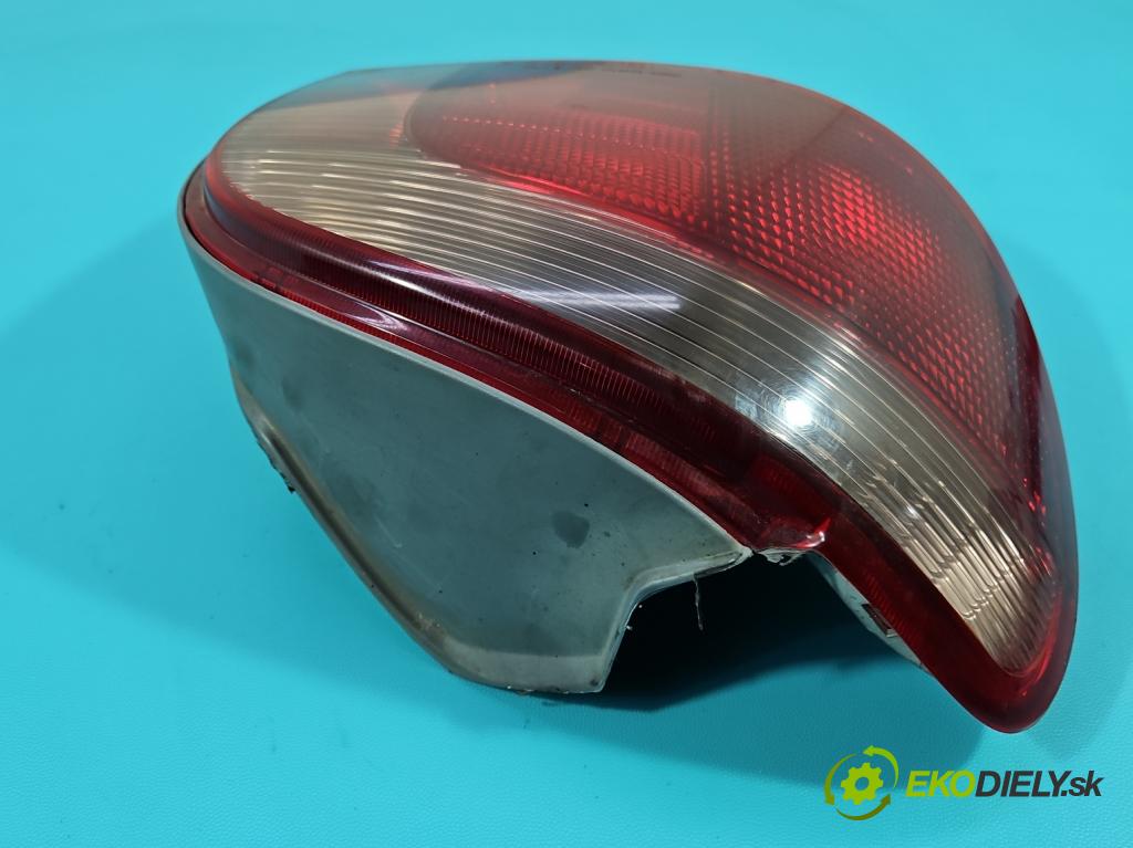 Toyota Yaris I 1999-2005 1.4 D4D 75 HP manual 55 kW 1364 cm3 5- svetlo / reflektor zadné ľavé  (Kľučka dverí ostatné)